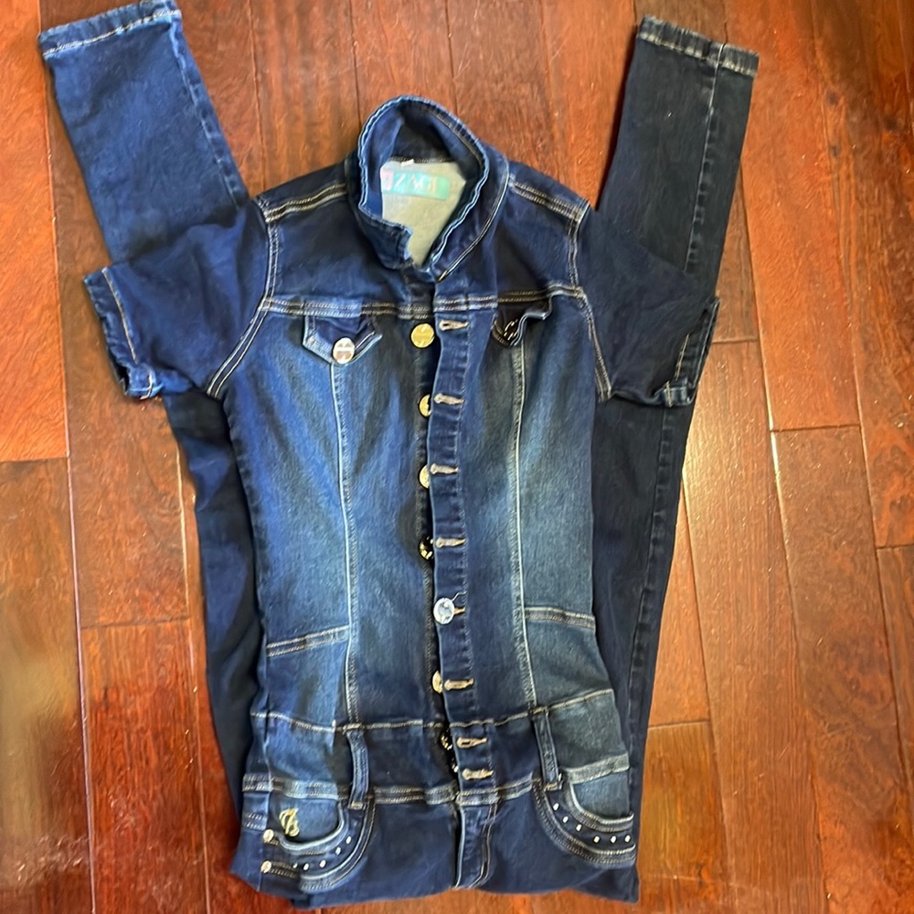 Zagi denim jumpsuit. photo shoots. Pleated bottom for curves. Vintage. Y2K